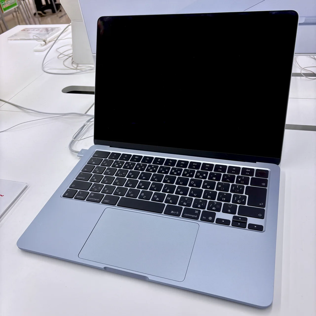 Иллюстрация модели: Apple MacBook Air13 M5 (2026)
