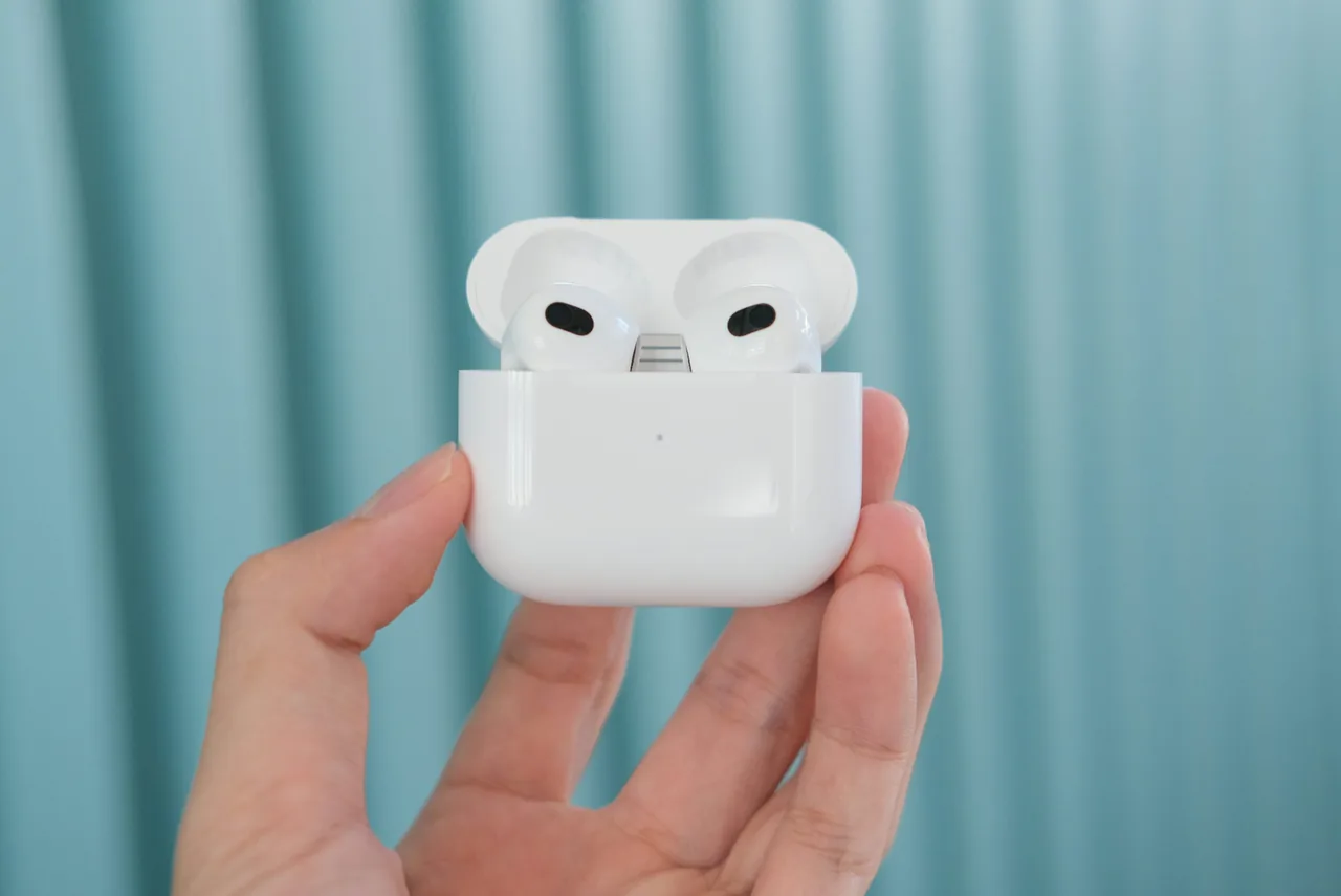 Иллюстрация модели: Apple AirPods3