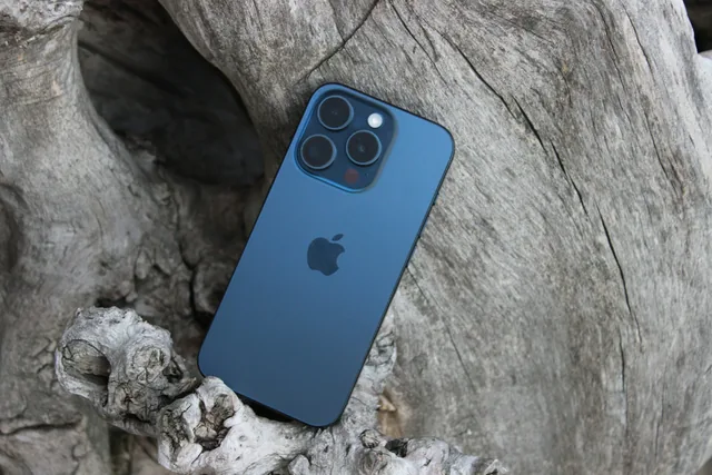 Иллюстрация модели: Apple iPhone15 Pro Blue