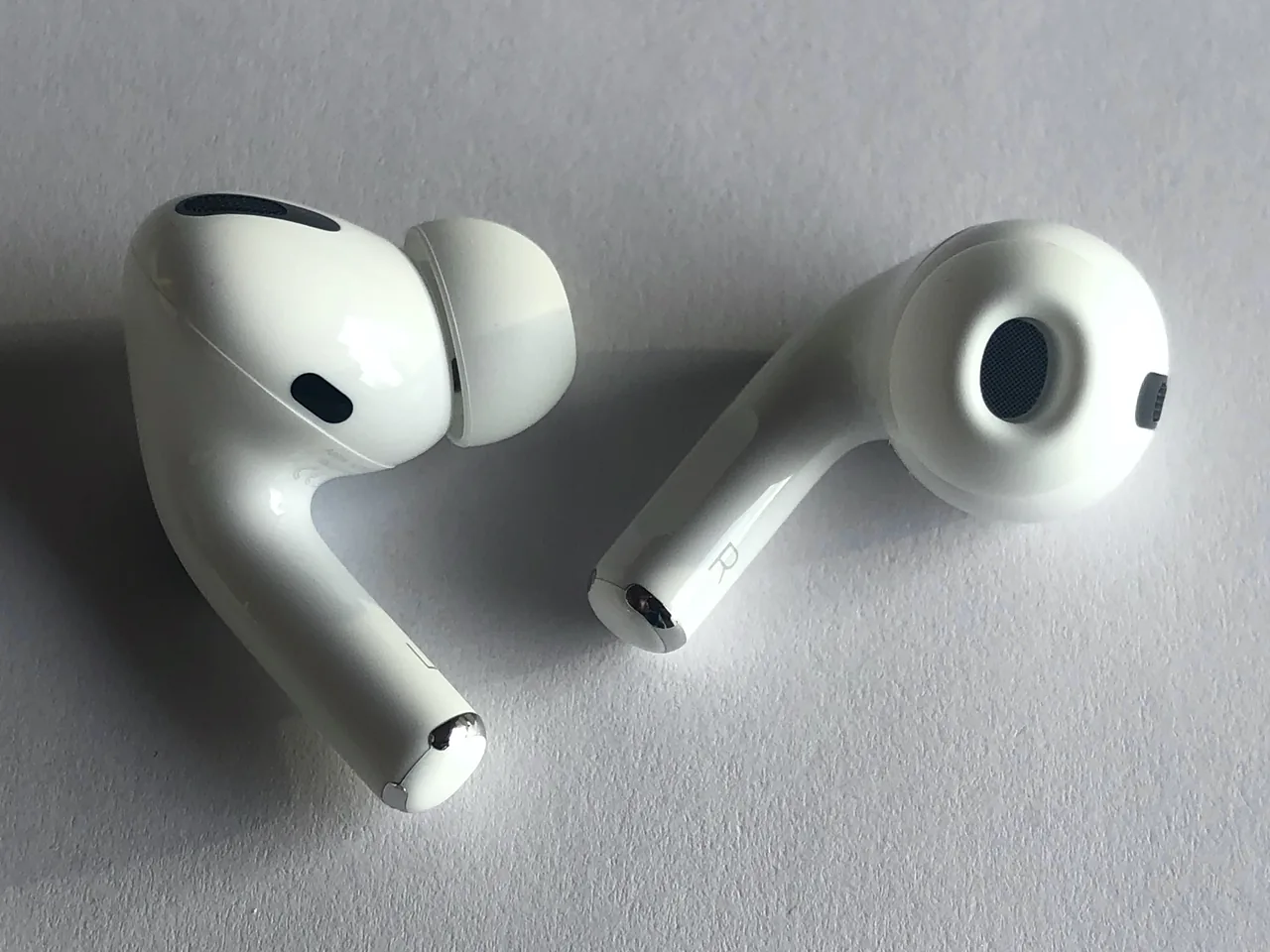 Иллюстрация модели: Apple AirPods Pro (1st generation)